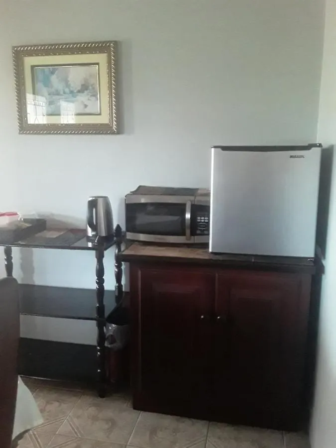 Derick'S Inn Piarco Trinidad och Tobago